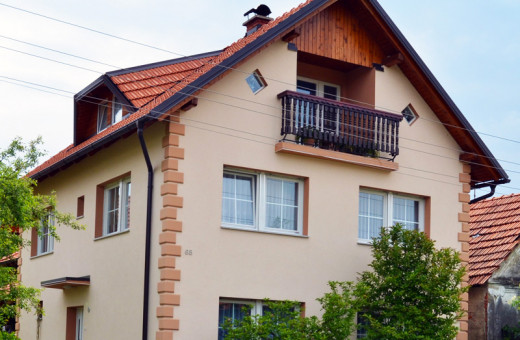 Obiteljska kuća: fasada od stiropora sa štukaturama